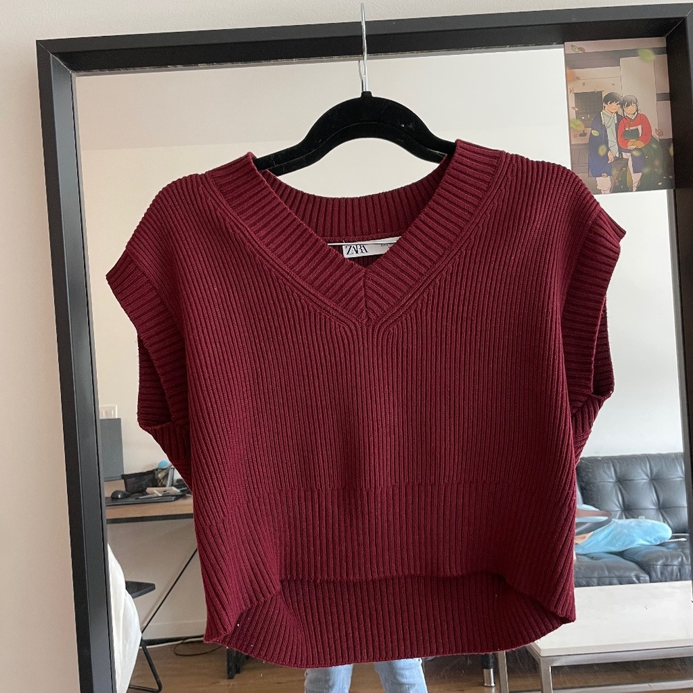 Zara Cropped Vest sleevelesssmall- large